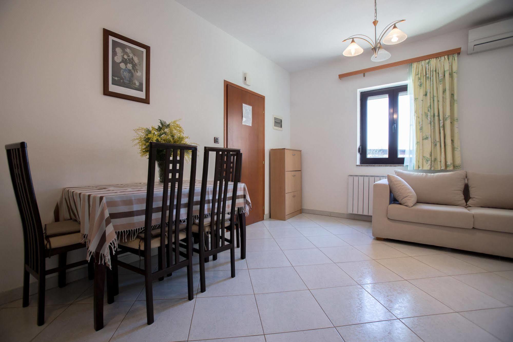 Apartments Villa Mara Rovinj Bagian luar foto
