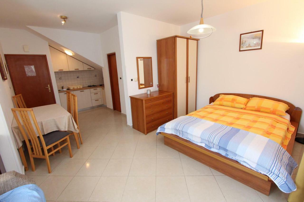 Apartments Villa Mara Rovinj Bagian luar foto