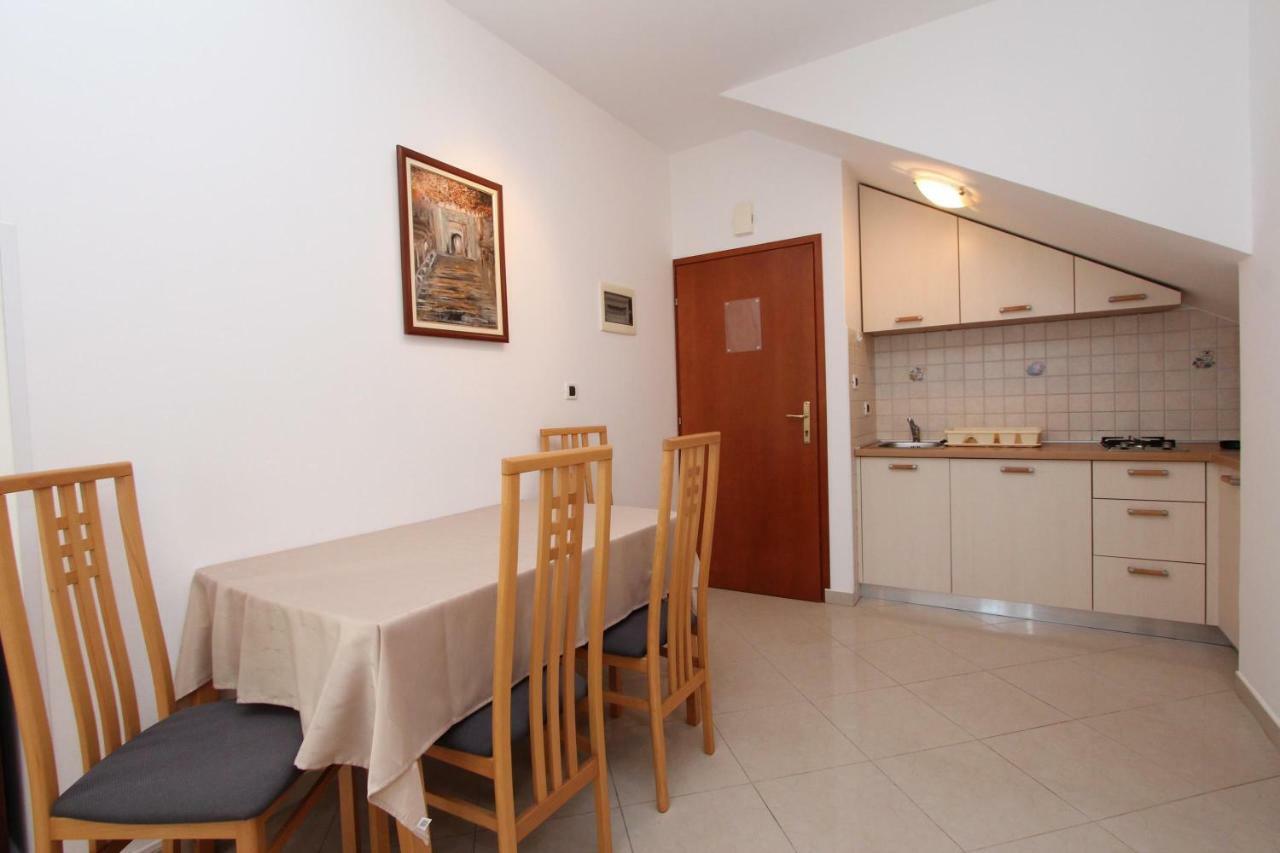 Apartments Villa Mara Rovinj Bagian luar foto